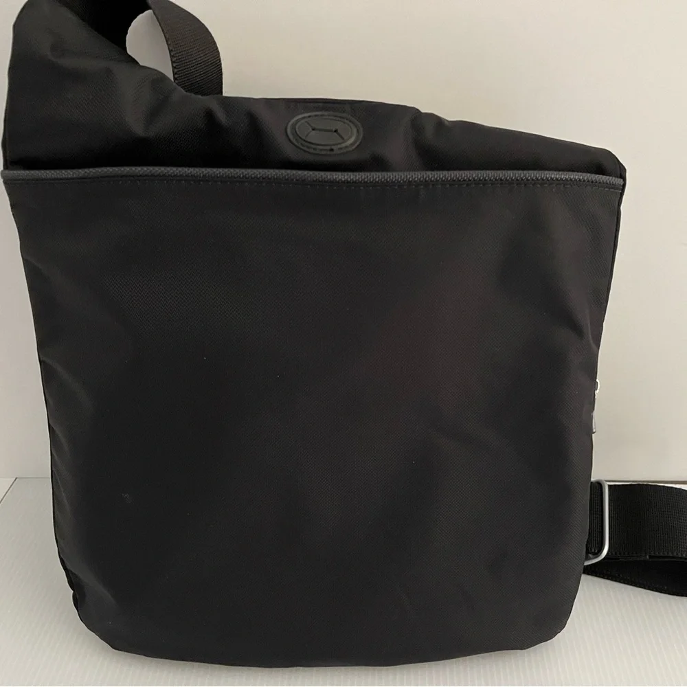 Tumi Vintage Rare “As New” Condition Messenger Shoulder/Crossbody Bag Unisex